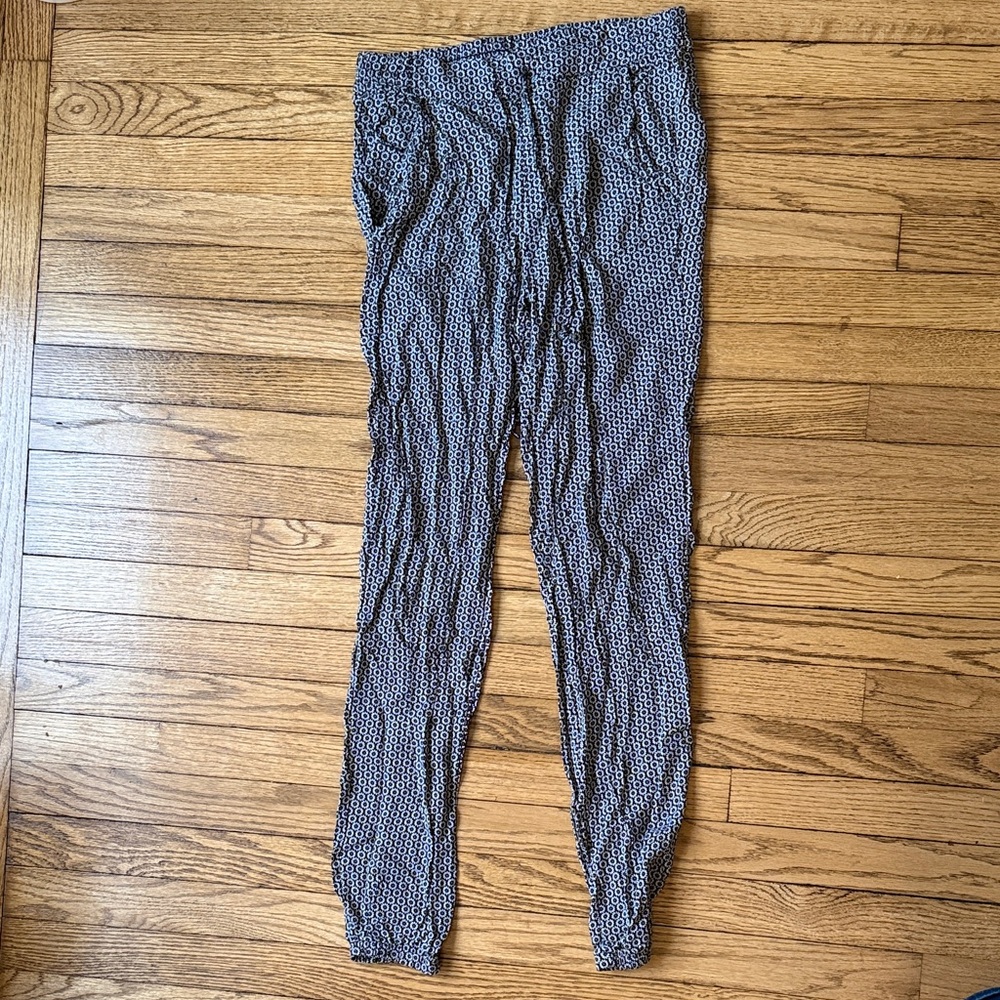 Brandy Melville Black and White Floral Pants